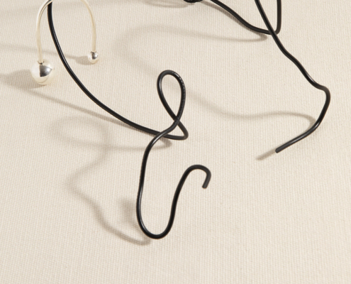 bracelet boule sur le cote argent